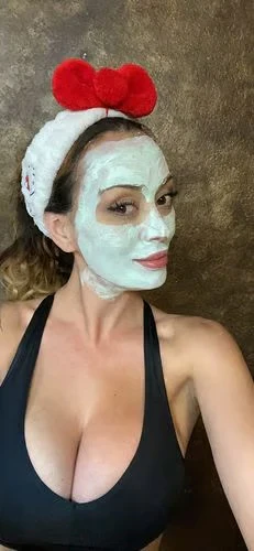 【Green Tea Pore Purifying Stick】🌿   Say goodbye to blackheads & oily pores in 3 days!